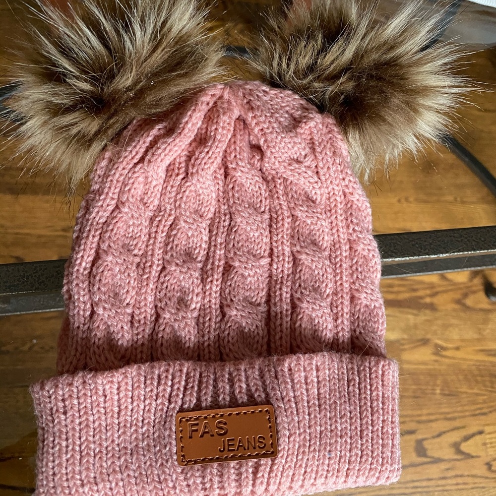 Newborn beanie 0-6 mths.